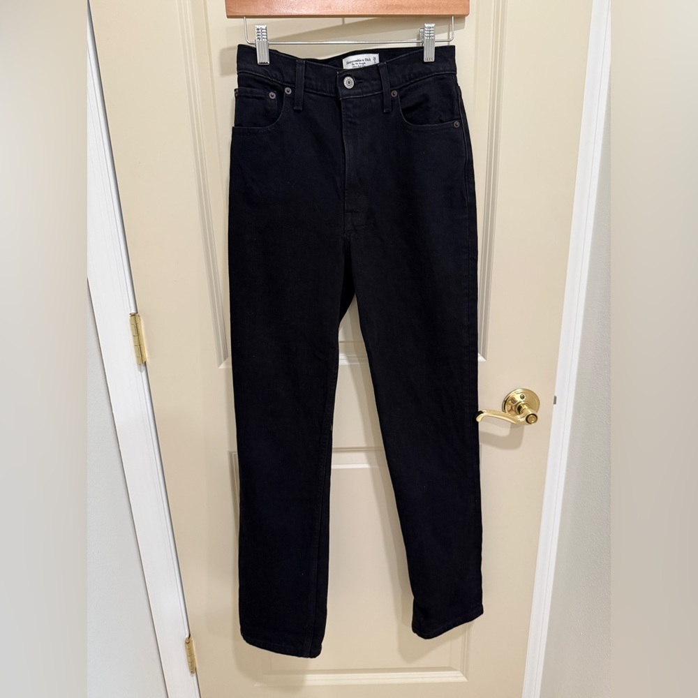 Abercrombie & Fitch the 90’s straight ultra high rise black Jeans 26/2s